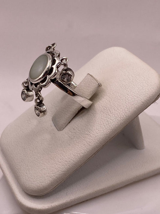 Anillo Artesanal de Plata Ley 925 con Nácar Natural, vista frontal