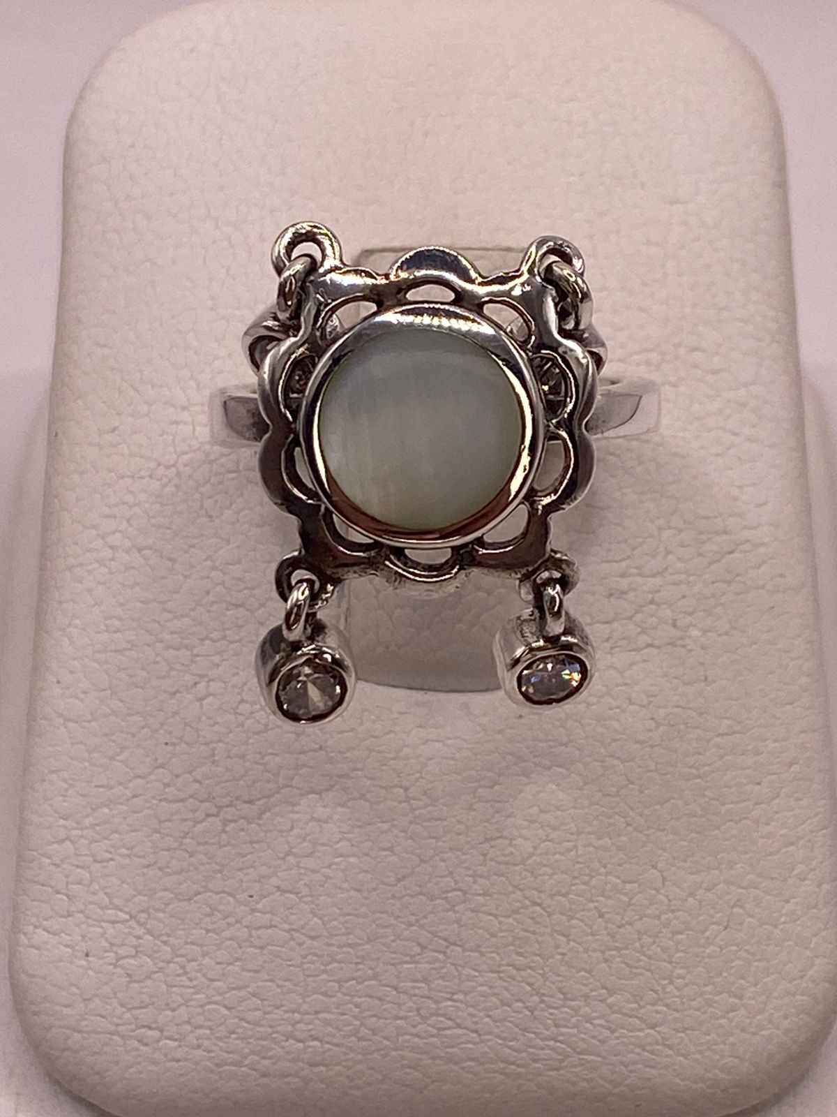 Anillo Artesanal de Plata Ley 925 con Nácar Natural, vista lateral