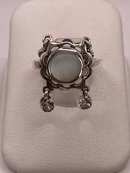 Anillo Artesanal de Plata Ley 925 con Nácar Natural, vista lateral