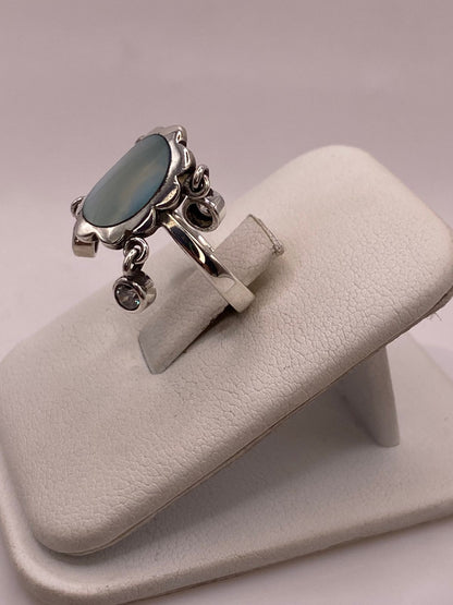 Anillo Artesanal de Plata Ley 925 con Nácar Natural, vista frontal