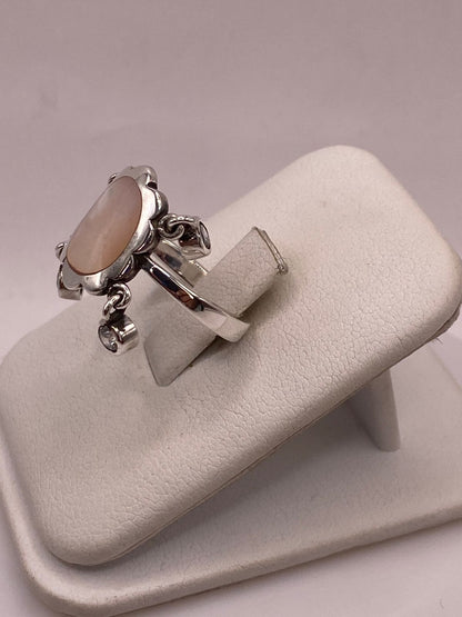 Anillo Artesanal de Plata Ley 925 con Nácar Natural, vista lateral