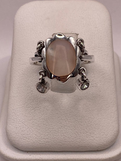 Anillo Artesanal de Plata Ley 925 con Nácar Natural, vista frontal
