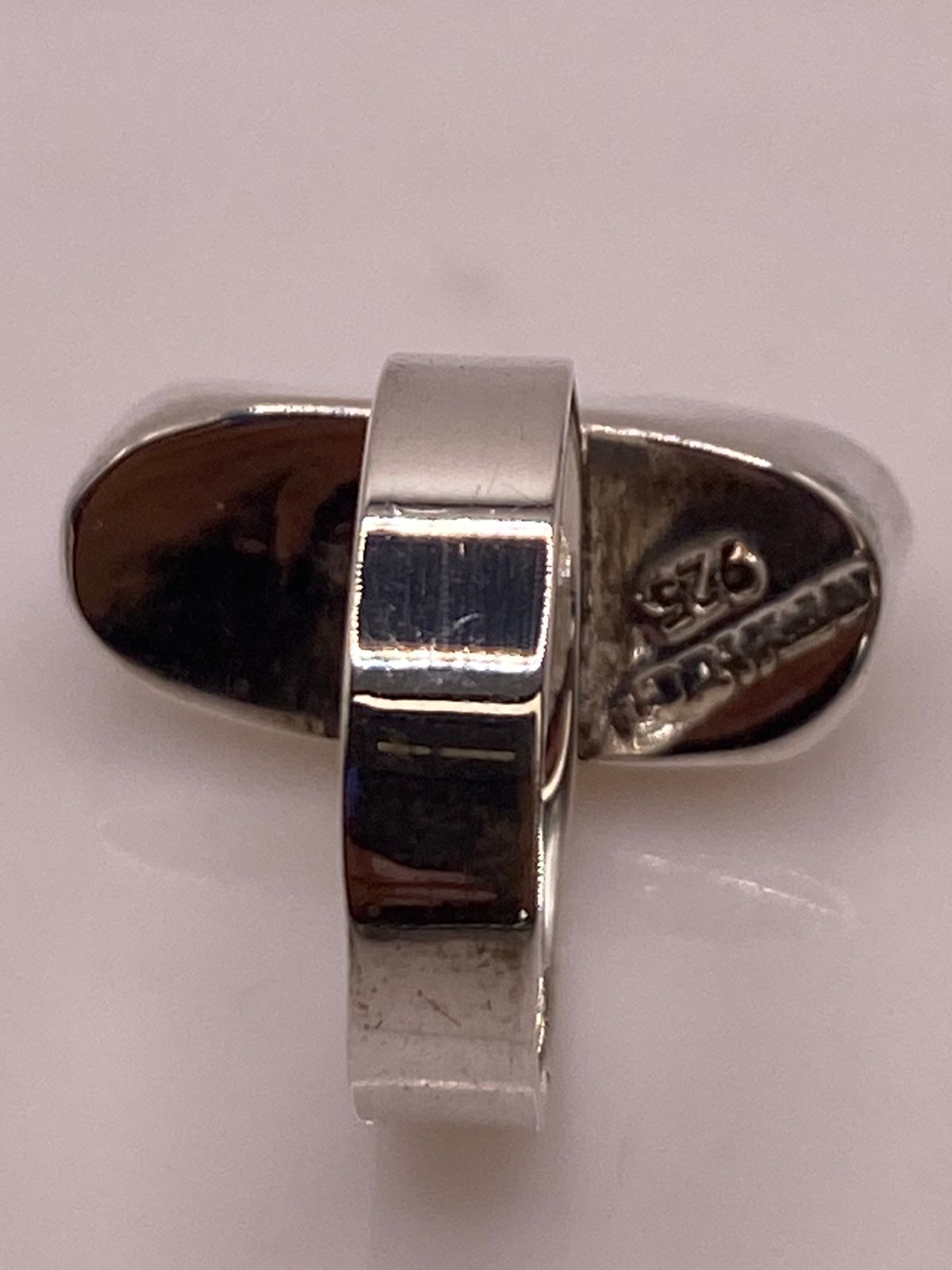 Anillo Artesanal de Plata Ley 925 con Nácar Natural, sello de autenticidad Plata Ley .925