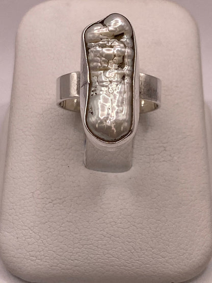 Anillo Artesanal de Plata Ley 925 con Nácar Natural, vista frontal