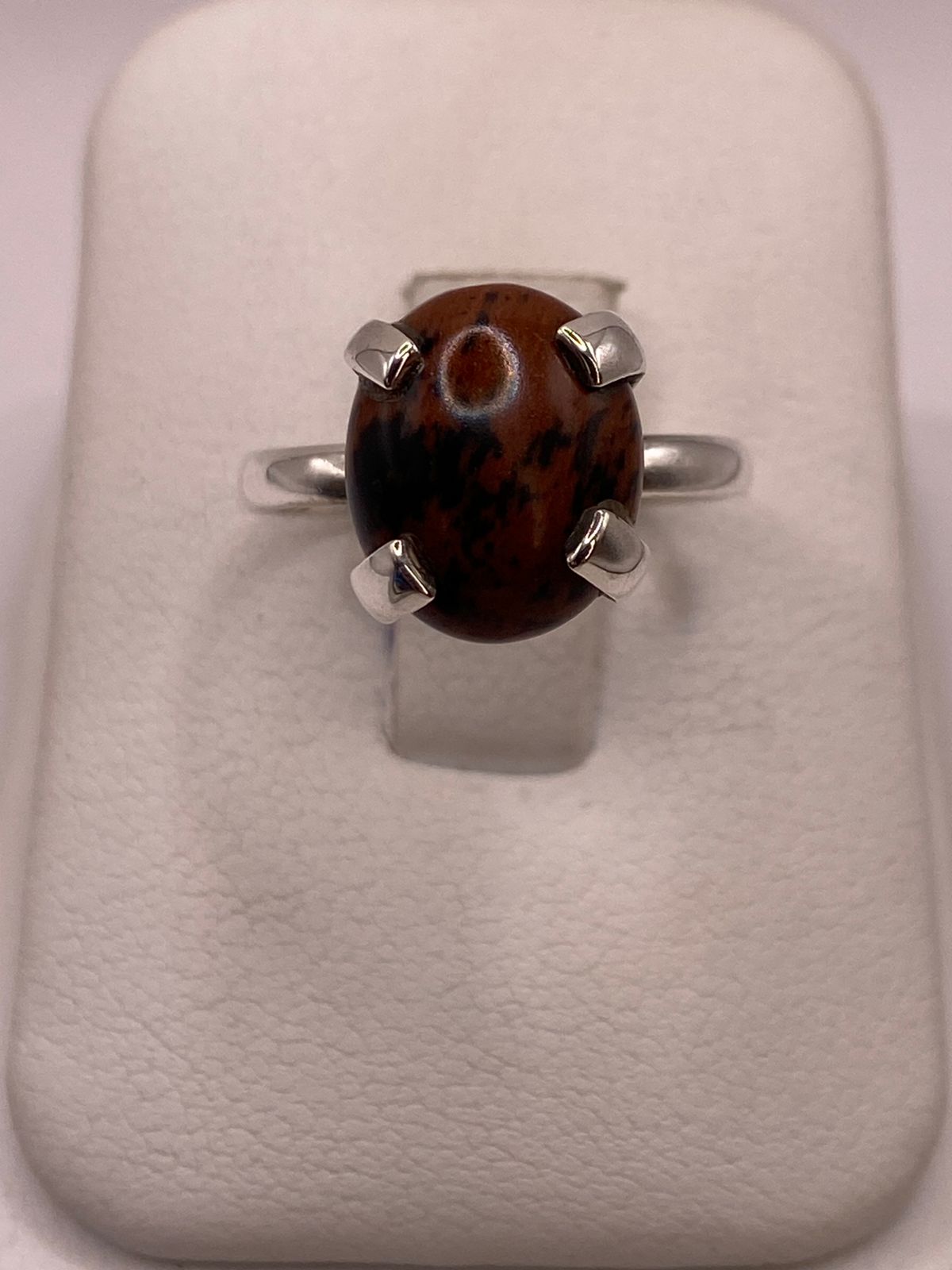 Anillo Artesanal de Plata Ley 925 con Ojo de Tigre Natural, vista frontal