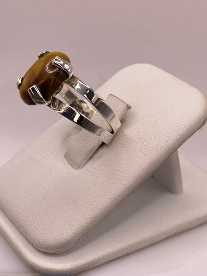 Anillo Artesanal de Plata Ley 925 con Ojo de Tigre Natural, vista lateral