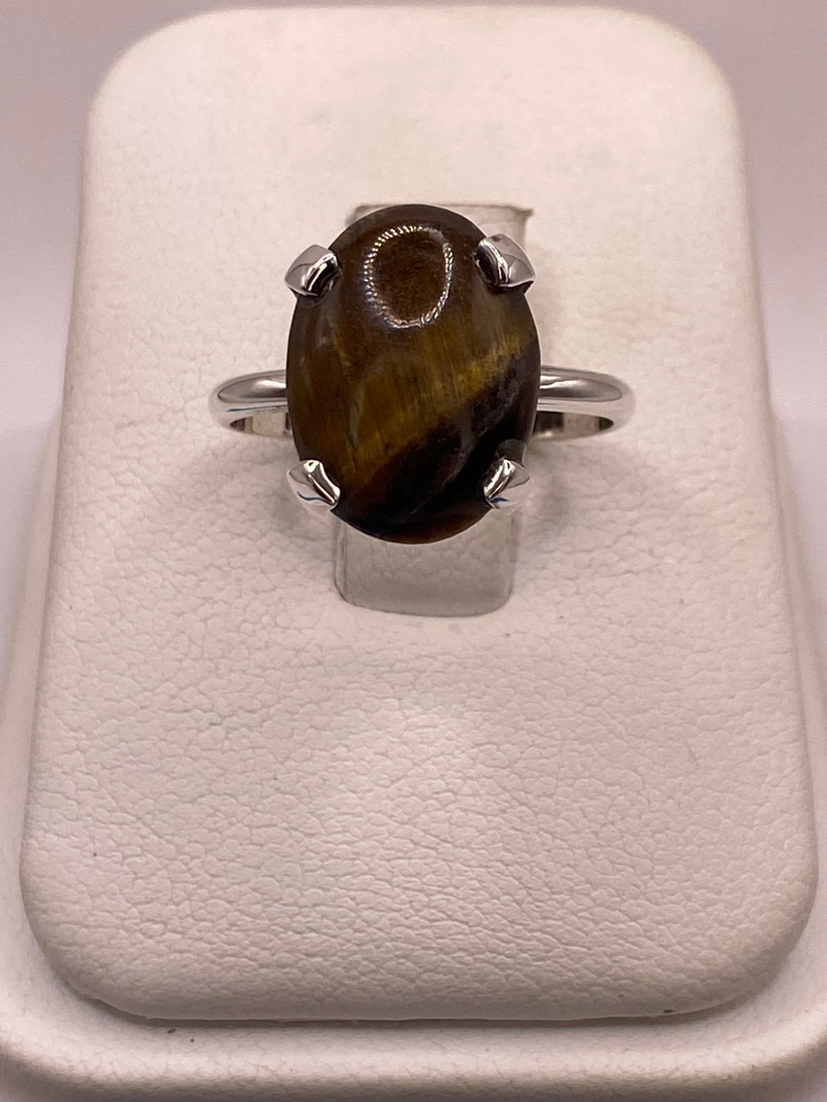 Anillo Artesanal de Plata Ley 925 con Ojo de Tigre Natural, vista lateral