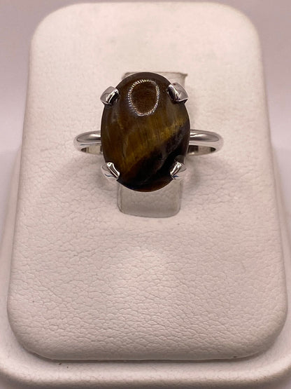 Anillo Artesanal de Plata Ley 925 con Ojo de Tigre Natural, vista lateral