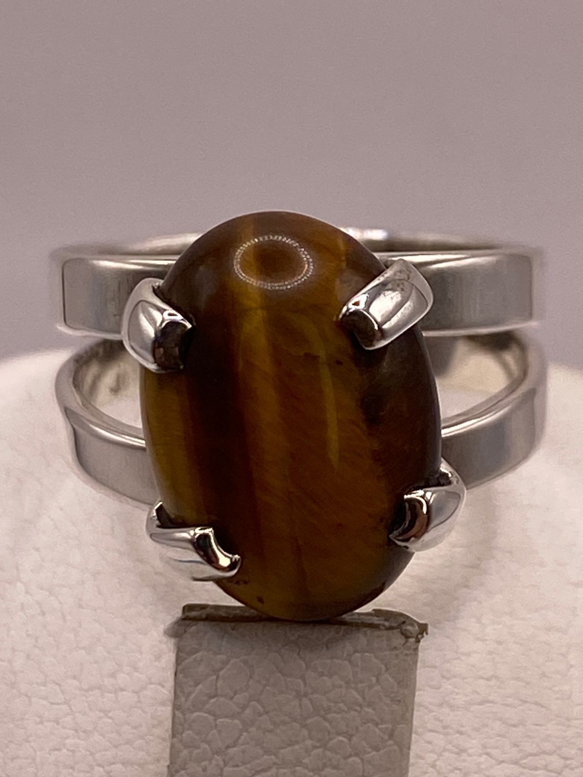 Anillo Artesanal de Plata Ley 925 con Ojo de Tigre Natural, sello de autenticidad Plata Ley .925