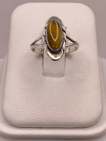 Anillo Artesanal de Plata Ley 925 con Ojo de Tigre Natural, vista de detalle