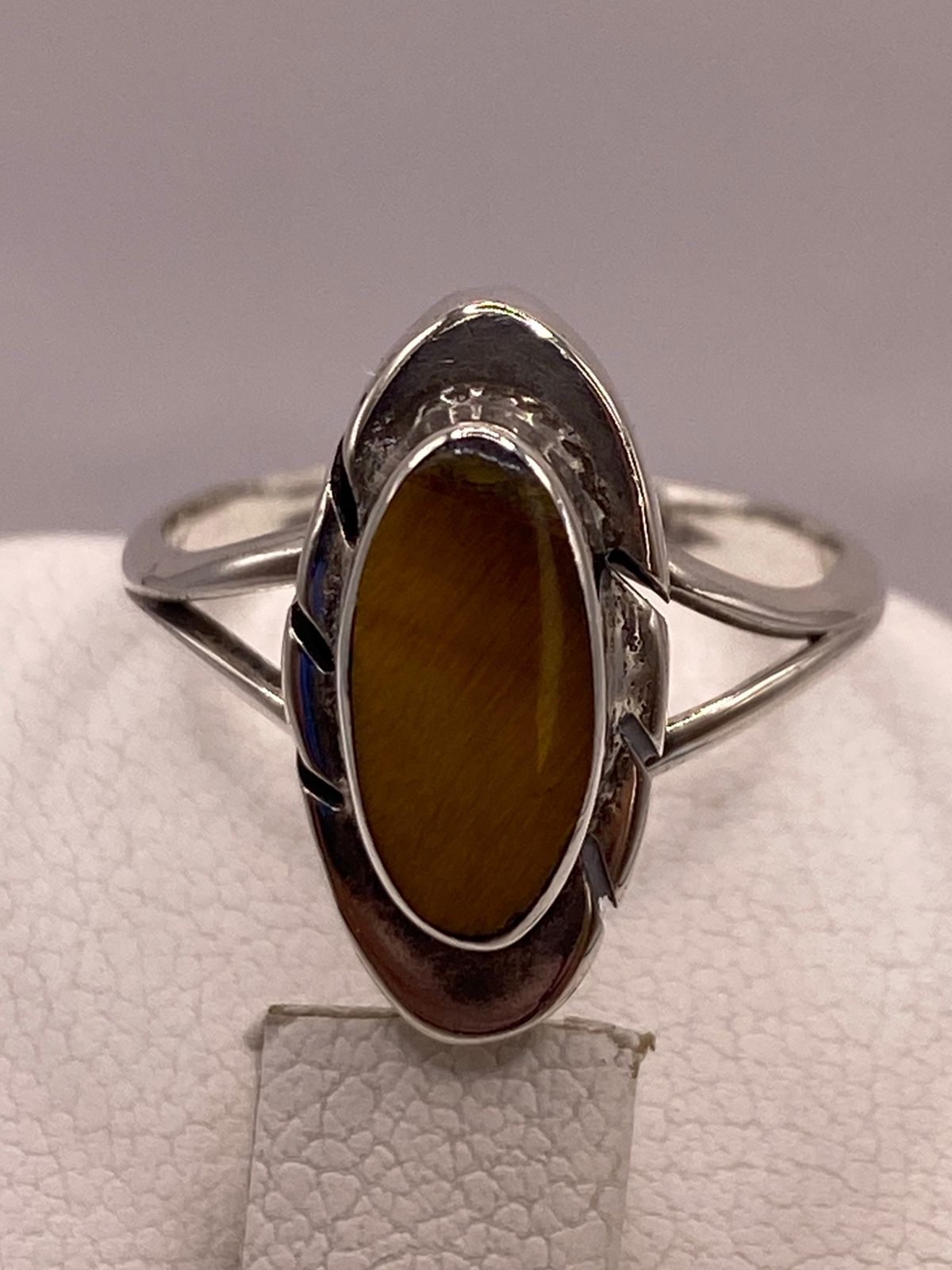 Anillo Artesanal de Plata Ley 925 con Ojo de Tigre Natural, sello de autenticidad Plata Ley .925