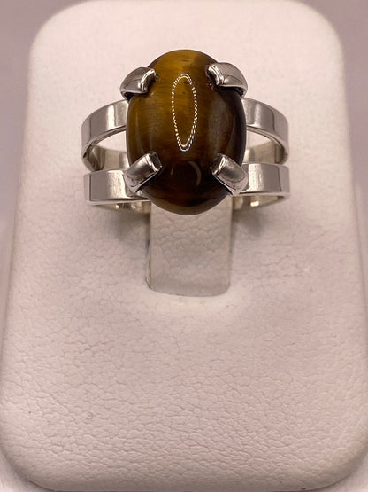 Anillo Artesanal de Plata Ley 925 con Ojo de Tigre Natural, vista superior