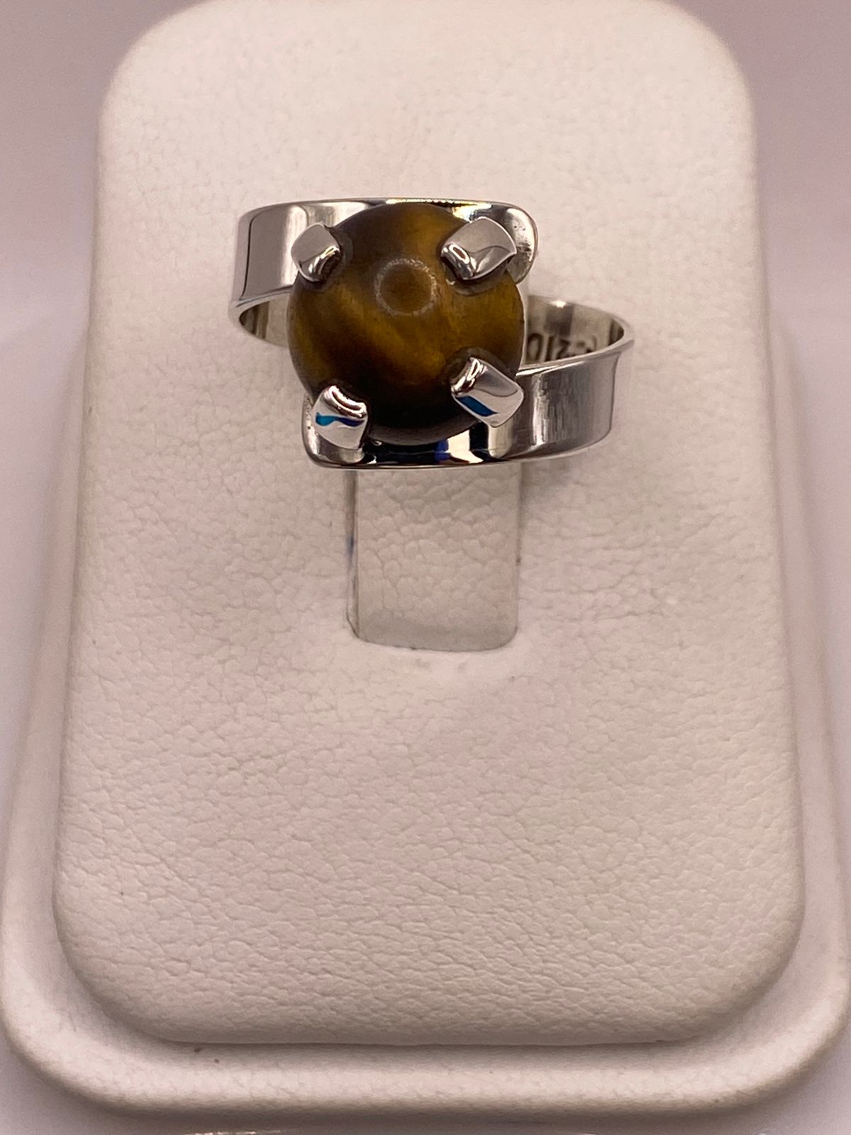 Anillo Artesanal de Plata Ley 925 con Ojo de Tigre Natural — vista lateral