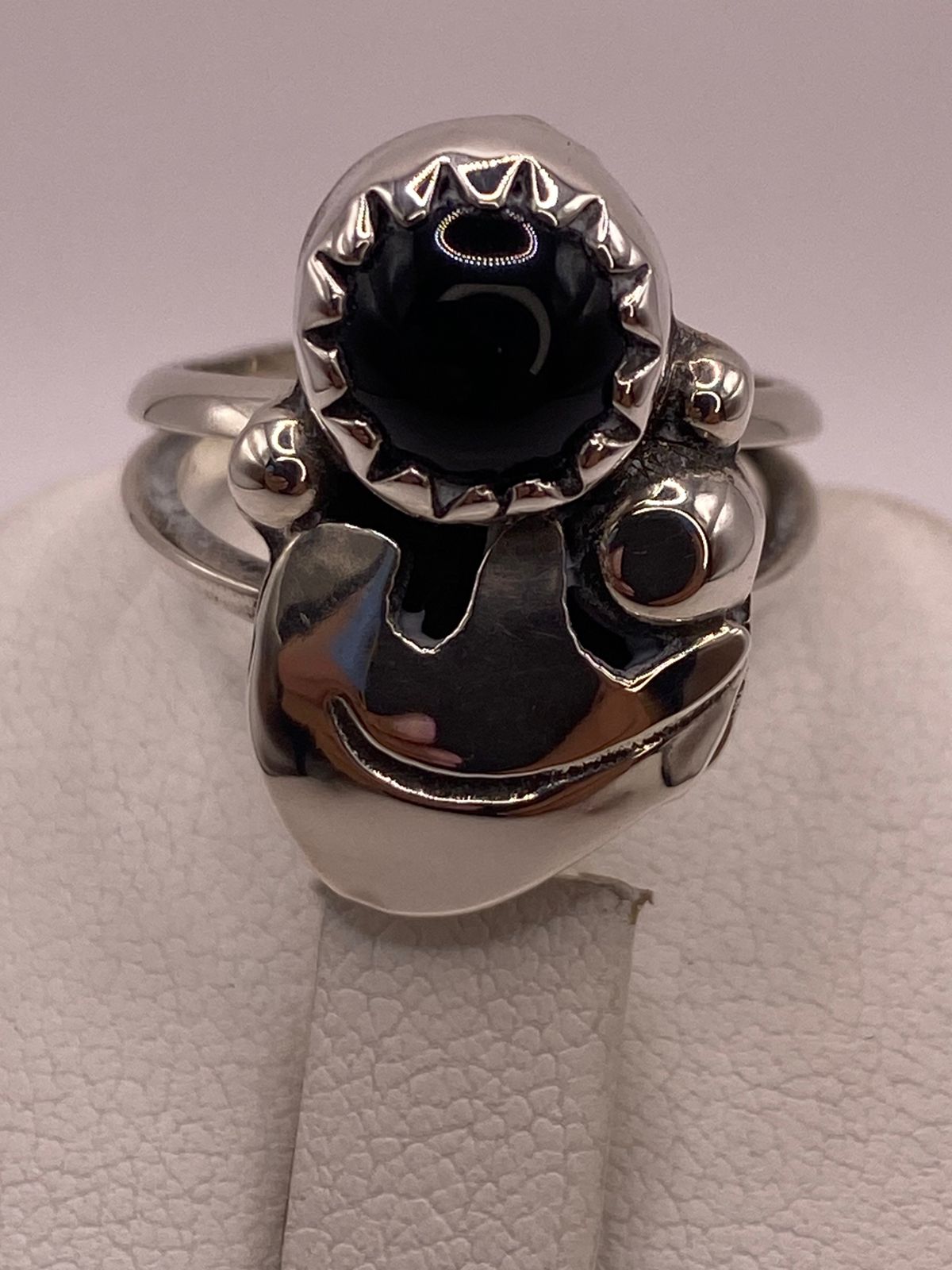 Anillo Artesanal de Plata Ley 925 con Ónix, sello de autenticidad Plata Ley .925