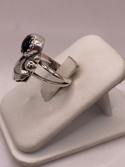 Anillo Artesanal de Plata Ley 925 con Ónix, vista lateral