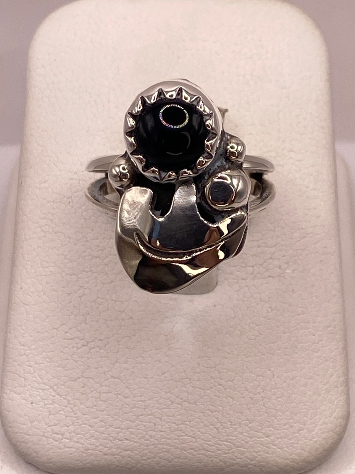 Anillo Artesanal de Plata Ley 925 con Ónix, vista superior