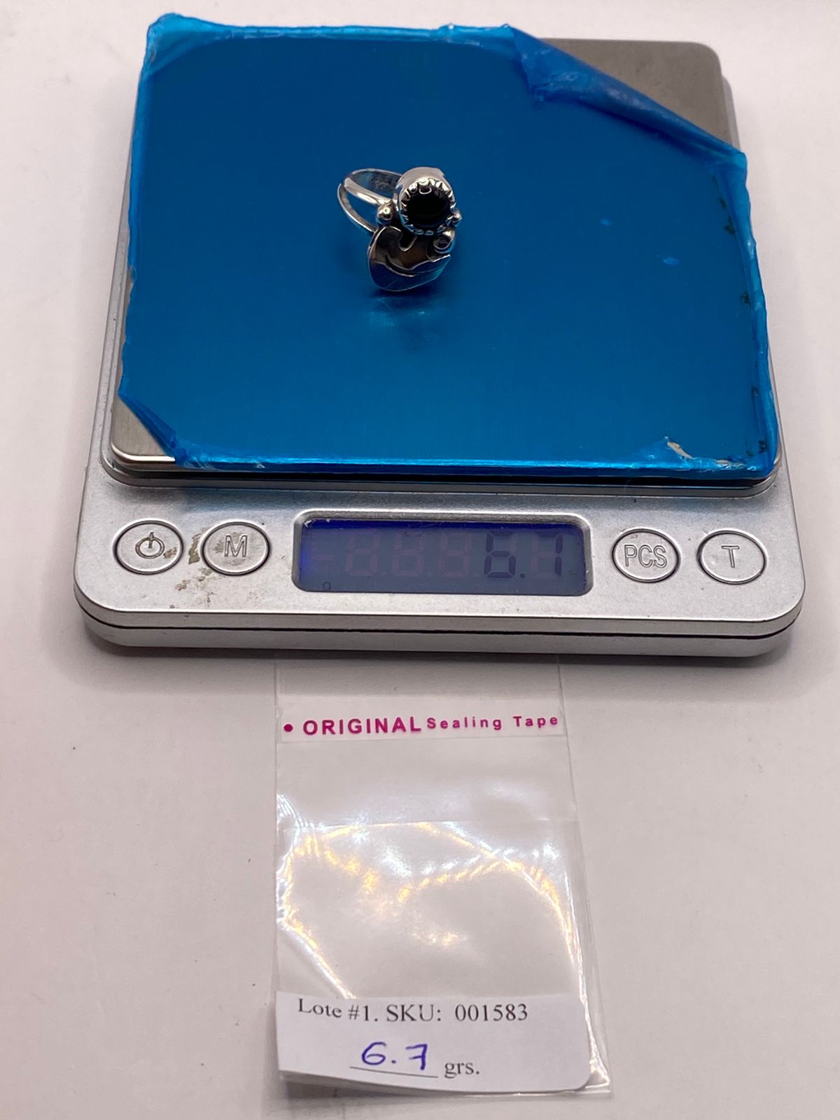 Anillo Artesanal de Plata Ley 925 con Ónix, peso en gramos (báscula)