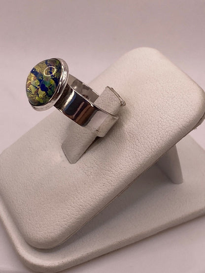Anillo Artesanal de Plata Ley 925 con Resina Artística Multicolor, vista lateral