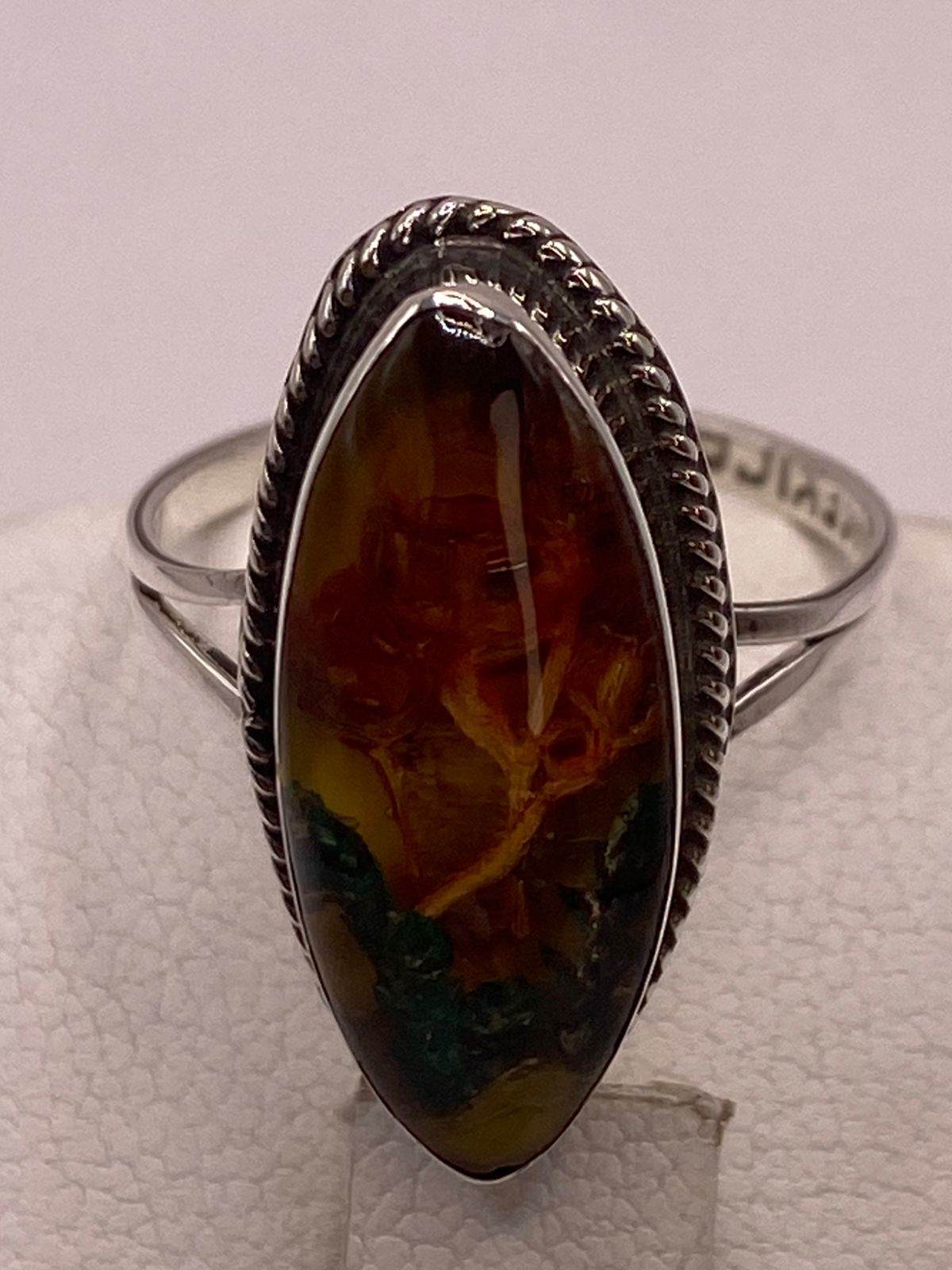 Anillo Artesanal de Plata Ley 925 con Resina y Naturaleza Muerta, sello de autenticidad Plata Ley .925