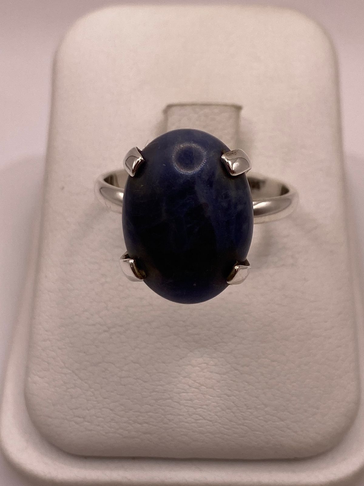 Anillo Artesanal de Plata Ley 925 con Sodalita Natural — vista lateral