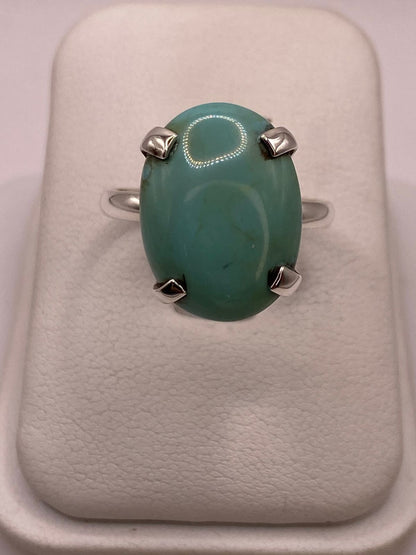 Anillo Artesanal de Plata Ley 925 con Turquesa Natural — ángulo diagonal