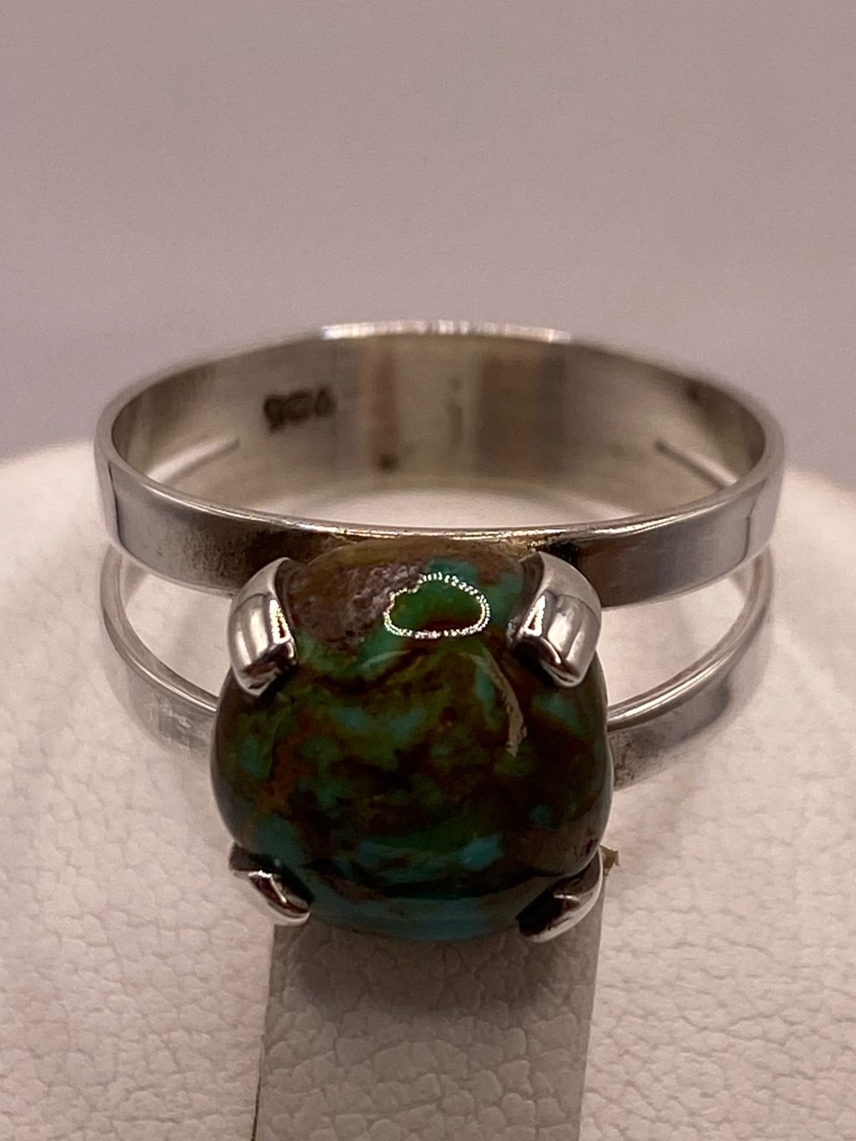 Anillo Artesanal de Plata Ley 925 con Turquesa Natural, sello de autenticidad Plata Ley .925