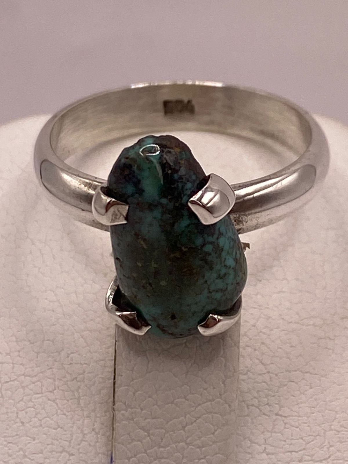Anillo Artesanal de Plata Ley 925 con Turquesa Natural, sello de autenticidad Plata Ley .925