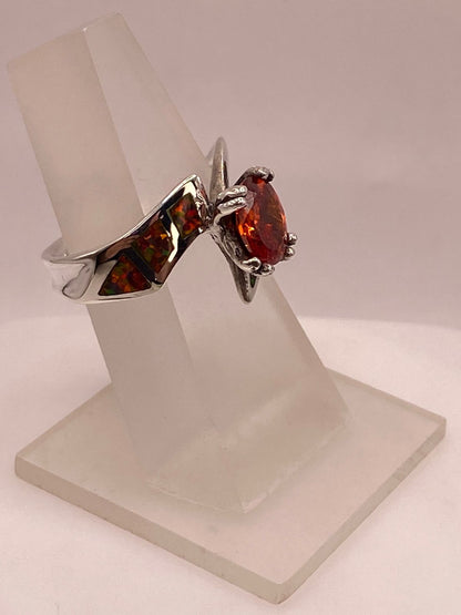 Anillo Artesanal de Plata Ley 950 con Ópalo de Fuego y Zirconia, vista frontal
