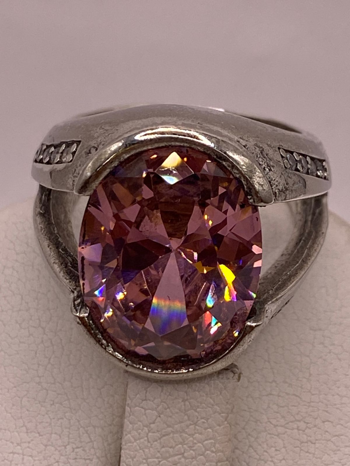 Anillo Artesanal de Plata con Piedra Facetada, sello de autenticidad Plata Ley .925