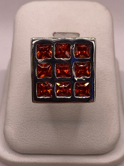 Anillo Artesanal de Plata con Piedras Facetadas, vista de detalle