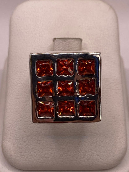 Anillo Artesanal de Plata con Piedras Facetadas — ángulo diagonal