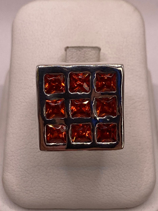 Anillo Artesanal de Plata con Piedras Facetadas — ángulo diagonal