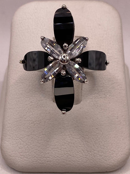 Vanillo Artesanal de Plata con Piedras Facetadas en Diseño Floral, vista frontal