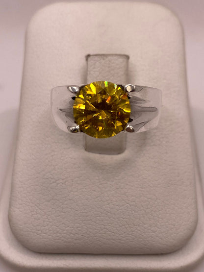 Anillo Artesanal con Zirconia Amarilla en Plata Ley .925, vista de detalle