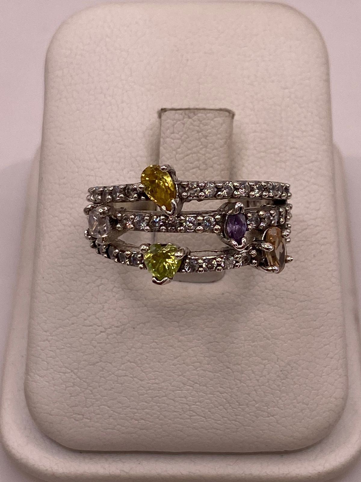 Anillo Artesanal con Zirconia Multicolor en Plata Ley .925, vista frontal