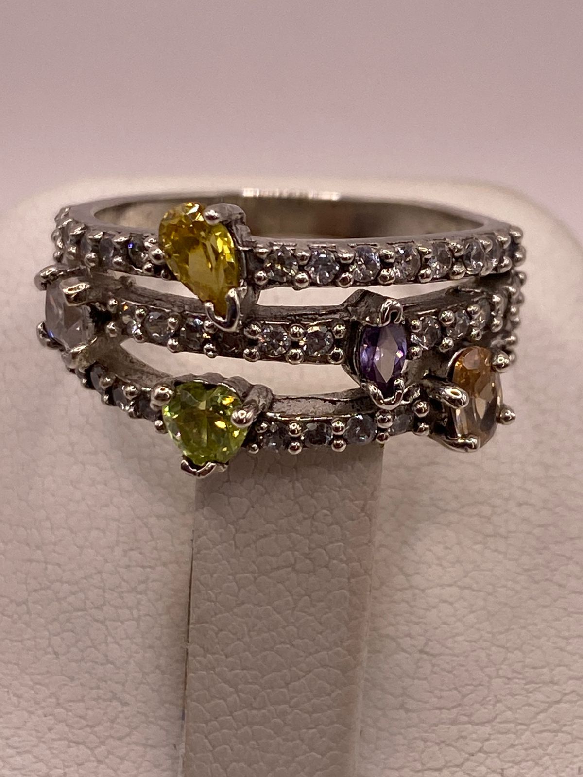 Anillo Artesanal con Zirconia Multicolor en Plata Ley .925, vista superior