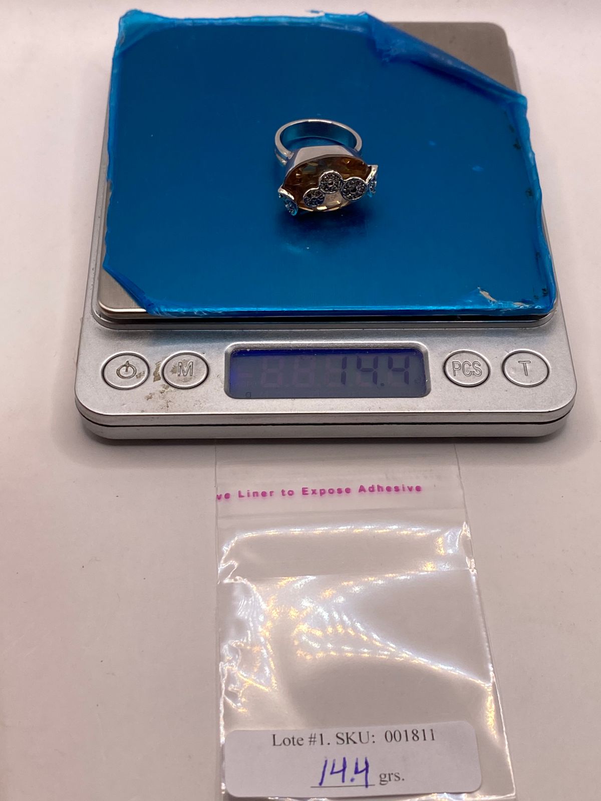 Anillo Artesanal con Zirconia en Plata Ley .925, peso en gramos (báscula)