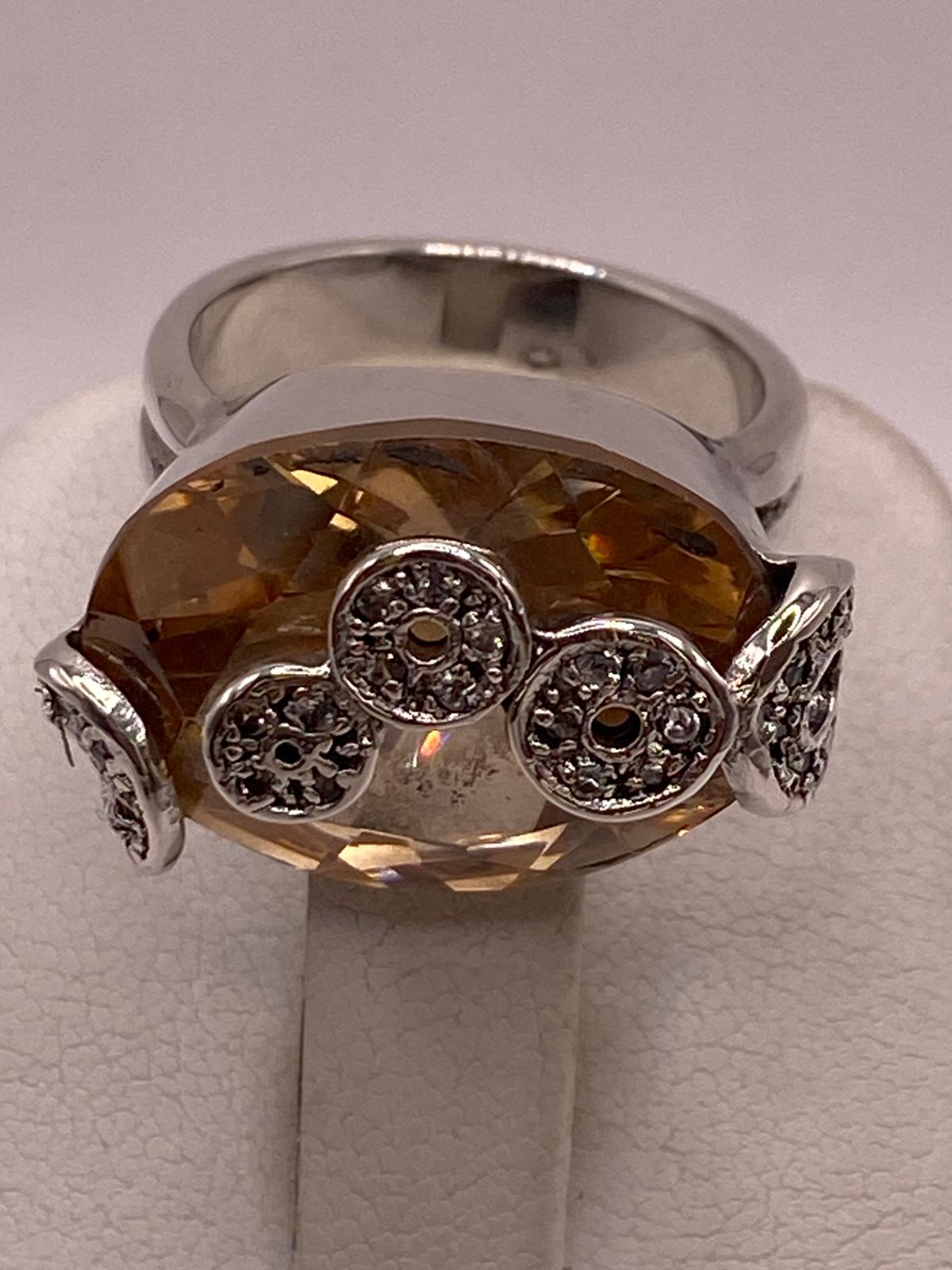Anillo Artesanal con Zirconia en Plata Ley .925, sello de autenticidad Plata Ley .925