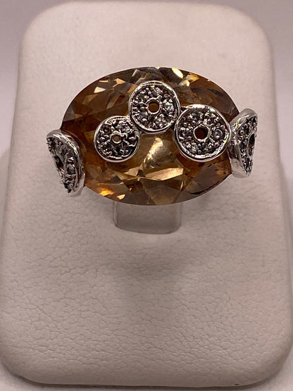 Anillo Artesanal con Zirconia en Plata Ley .925, vista frontal
