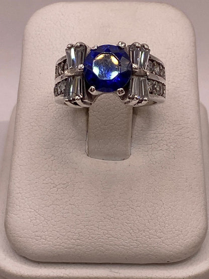 Anillo Artesanal con Zirconia en Plata Ley .925, vista de detalle