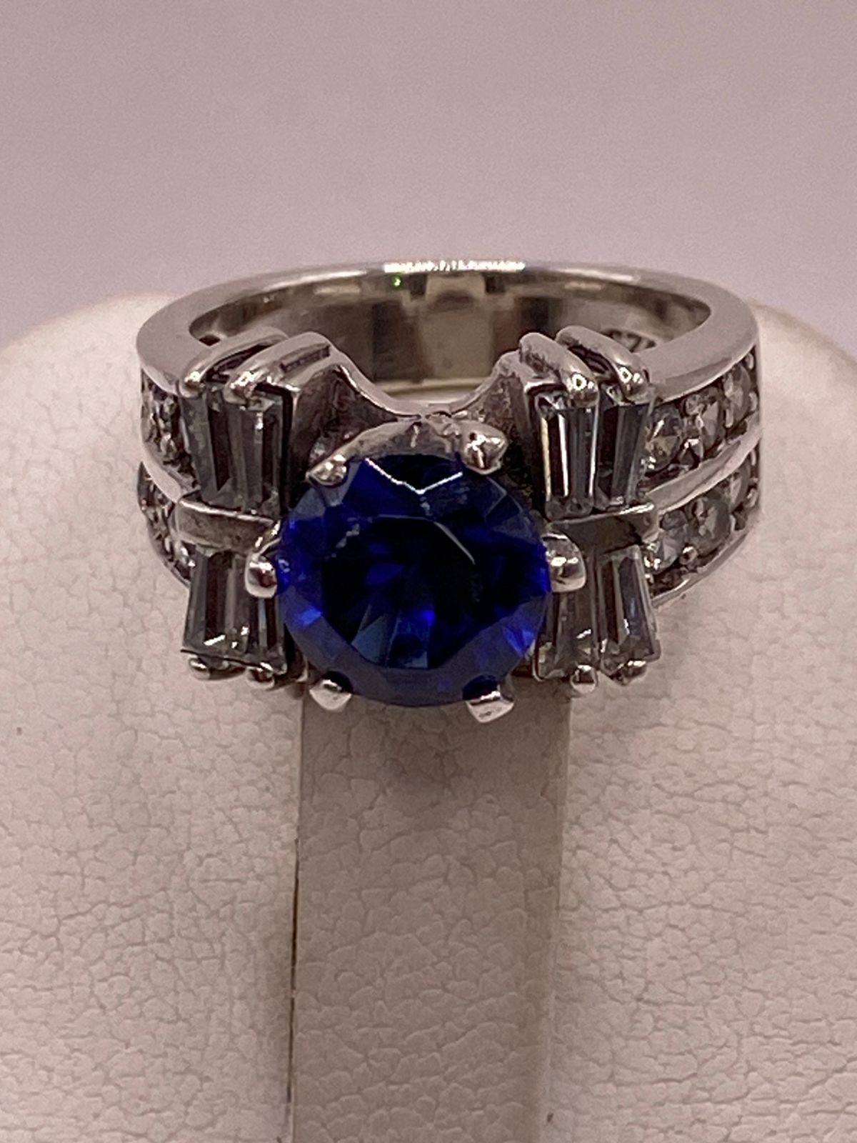 Anillo Artesanal con Zirconia en Plata Ley .925, sello de autenticidad Plata Ley .925