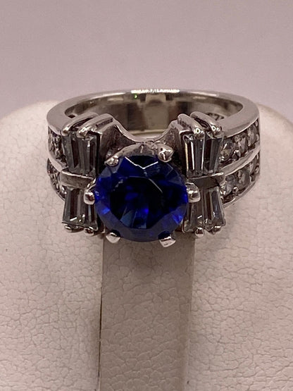 Anillo Artesanal con Zirconia en Plata Ley .925, sello de autenticidad Plata Ley .925