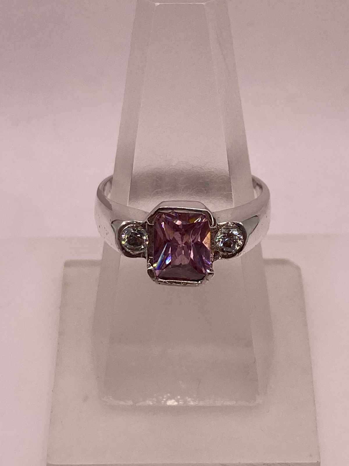 Anillo Artesanal con Zirconia Rosa y Blanca en Plata Ley .925, vista superior