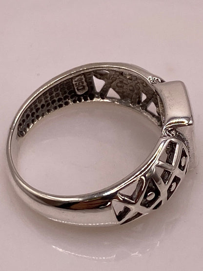 Anillo Artesanal con Zirconia Tornasol en Plata Ley .925, sello de autenticidad Plata Ley .925