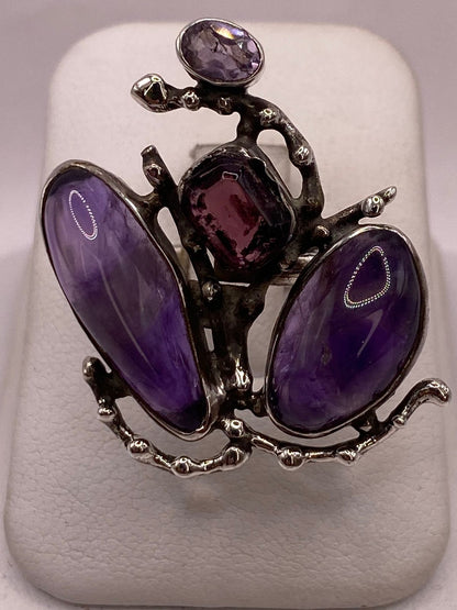Anillo Artístico de Plata Ley 925 con Amatistas y Zirconias Moradas, vista frontal