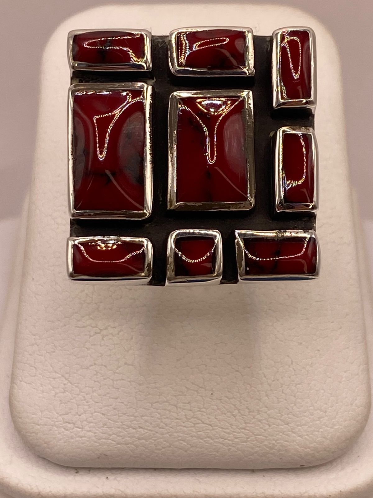 Anillo Artístico de Plata Ley 925 con Jaspe Rojo — vista lateral