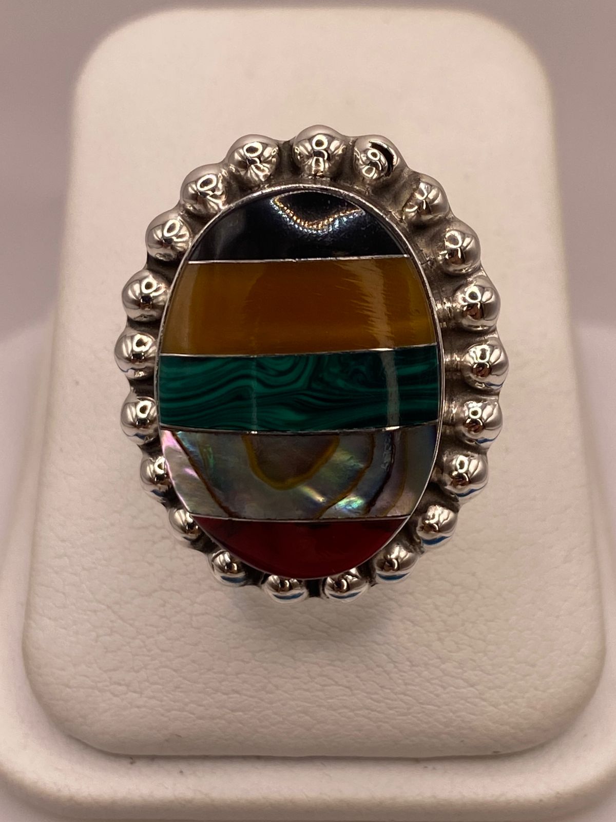 Anillo Artístico de Plata Ley 925 con Mosaico de Piedras Naturales — vista lateral