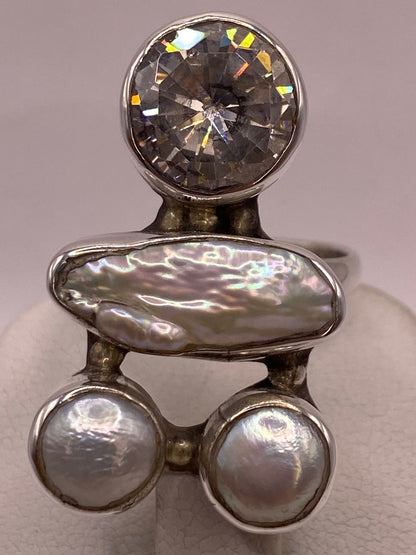 Anillo Artístico de Plata Ley 925 con Zirconia, Madreperla y Perlas, sello de autenticidad Plata Ley .925