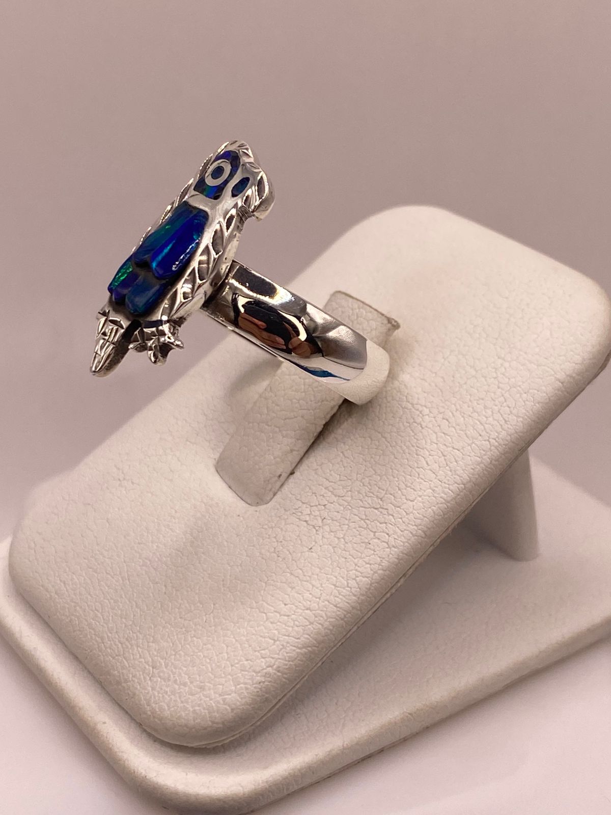 Anillo de Ave de Plata Ley 950 con Ópalo Azul Verde, vista lateral