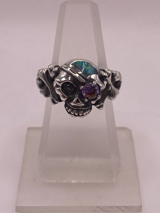 Anillo Calavera Ópalo Verde & Zirconia Amatista Plata 950 — ángulo diagonal